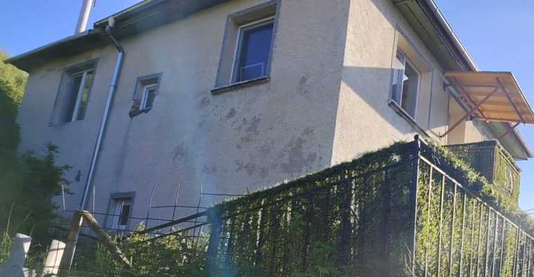 Фасада 1 - Демитър